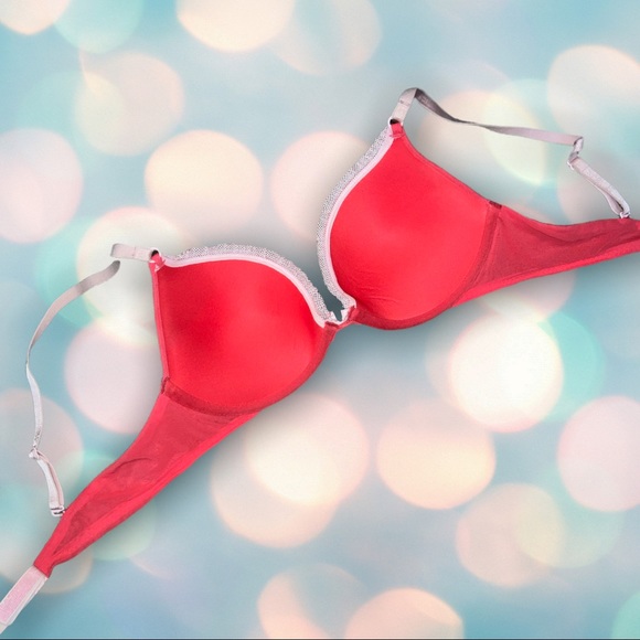 Victoria’s Secret Women’s Push-Up Bra Size 34C - Picture 2 of 3